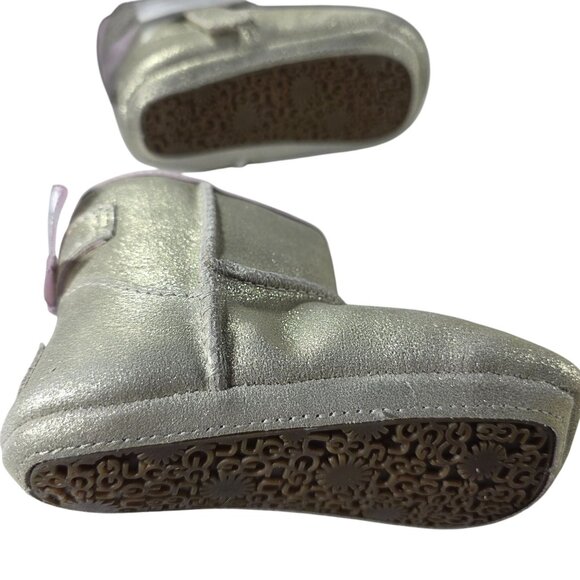 Ugg childrens Metallic Gold boots Pink Ribbon Sheepskin Lining sz 4/5 girls - Picture 4 of 7